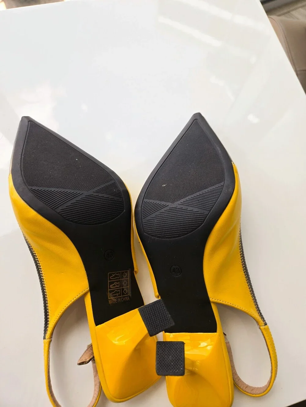 Women's Yellow and Black Pointed Slingback Heels